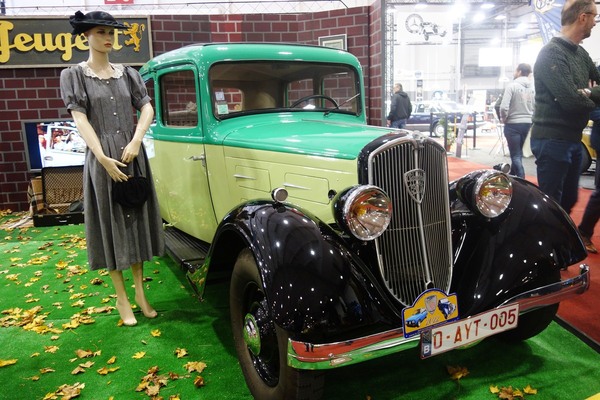 Bild Peugeot 301 (1934) auf dem Stand des Peugeot-Clubs Belgien – Classic Car Show Brussels 2022