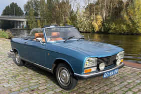 Peugeot 304 B02 Convertible (1974) - als Lot 109 an der Dutch Auction Company "Extravaganza" Versteigerung 2024 Peugeot 304 B02 Convertible (1974) - als Lot 109 an der Dutch Auction Company "Extravaganza" Versteigerung 2024