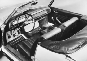 Peugeot 304 Cabriolet (1970) – Innenraum mit Kunstledersitzen