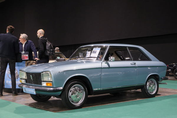 Peugeot 304 Coupé (1970) - zu haben mit 54'800 km auf dem Zähler für EUR 17'500 - Rétromobile Paris 2024