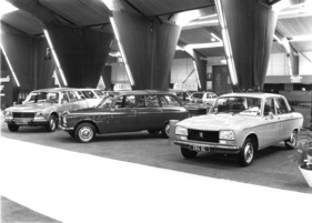 Peugeot 304 GL (1977) - angepasste Modellreihe oberhalb des 104, Stufenhecklimousine mit grossem Gepäckabteil - Genfer Autosalon 1977