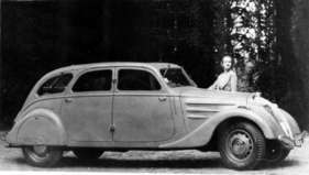 Peugeot 402 (1935) - Design inspiriert vom Chrysler Airflow? Peugeot 402 (1935) - Design inspiriert vom Chrysler Airflow?