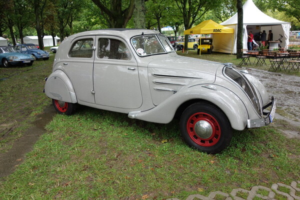 Peugeot 402 (1938) – Classic Days Düsseldorf 2023
