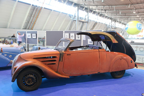 Peugeot 402 Décapotable Metallique Eclipse (1937) -Rarität auf dem Stand des Peugeot-Vorkriegs-Register - Retro Classics Stuttgart 2017