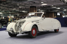 Peugeot 402 Eclipse Cabriolet Coupé Transformable (1938) - geschätzt auf EUR 110'000 bis 150'000 von Artcurial - Rétromobile Paris 2022