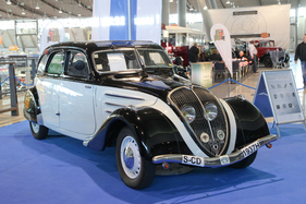 Peugeot 402 Grand Luxe (1937) -auf dem Stand des Peugeot-Vorkriegs-Registers - Retro Classics Stuttgart 2017