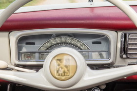 Peugeot 403 BD (1965) - Kombiinstrument mit allem, was wichtig ist