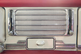 Peugeot 403 BD (1965) - Platz für den Lautsprecher für das Radio (1965)