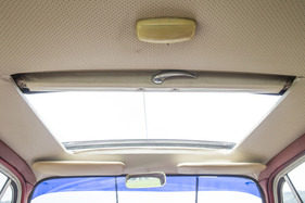 Peugeot 403 BD (1965) - das Stahlschiebedach war bei den teureren Ausführungen serienmässig