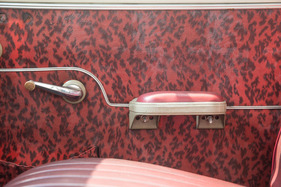 Peugeot 403 BD (1965) - gemusterte Türverkleidung