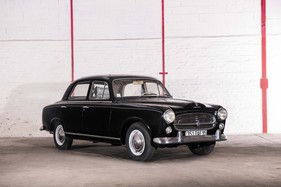 Peugeot 403 Berline (1958) - als Lot 17 angeboten an der Artcurial "On the Road" Versteigerung am 9. Oktober 2016
