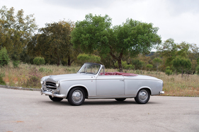 Peugeot 403 Cabriolet (1958) - als Lot 103 an der RM/Sotheby's-Versteigerung "The Sáragga Collection" 2019 Peugeot 403 Cabriolet (1958) - als Lot 103 an der RM/Sotheby's-Versteigerung "The Sáragga Collection" 2019