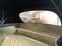 Peugeot 403 Cabriolet (1959) - Blick durch das Heckfenster von Columbos Auto