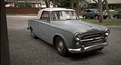 Peugeot 403 Cabriolet (1959) - Columbo-Cabrio unterwegs bei den Filmaufnahmen des SWR