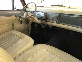 Peugeot 403 Cabriolet (1959) - Interieur des Columbo-Peugeots