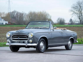 Peugeot 403 Cabriolet (1959) – angeboten als Lot Nr. 105 bei der Bonhams-Versteigerung in Paris am 6. Februar 2025 Peugeot 403 Cabriolet (1959) – angeboten als Lot Nr. 105 bei der Bonhams-Versteigerung in Paris am 6. Februar 2025