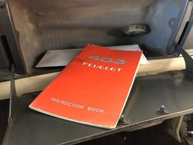 Peugeot 403 Cabriolet (1959) - das originale "Instruction Book" zum Columbo-Peugeot (1959)