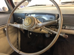 Peugeot 403 Cabriolet (1959) - ganz schön verbraucht - Lenkrad im Columbo-Peugeot (1959)