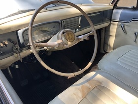 Peugeot 403 Cabriolet (1959) - hier fuhr Peter Falk als Columbo