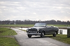 Peugeot 403 Cabriolet Darl’mat (1957) - als Lot 025 angeboten an der Versteigerung von Artcurial an der Rétromobile Paris am 7. Februar 2020