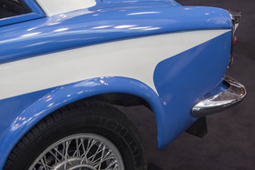 Peugeot 403 Coupé R Bernard (1956) - Einzelstück mit attraktiver Farbgebung - an der Rétromobile Paris 2014