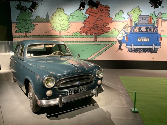 Peugeot 403 – Die Juwelen der Sängerin – Tim und Struppi-Ausstellung – Musée National de l'Automobile Mulhouse