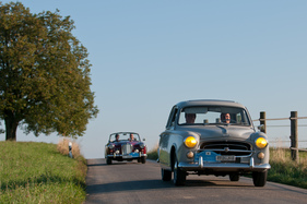 Peugeot 403 Limousine (1960) am 11. RAID Prolog Zürich