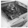 Peugeot 404 (1961) - Blick auf die rechte Motorseile und das asymmetrisch angeordnete Kühlerelement - der schräge Blockeinbau ist für den Service vorteilhaft