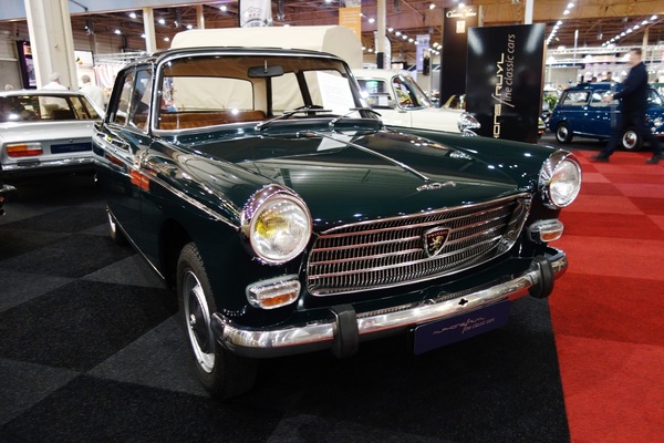 Peugeot 404 (1962) - im vollen Glanz - InterClassics Maastricht 2018