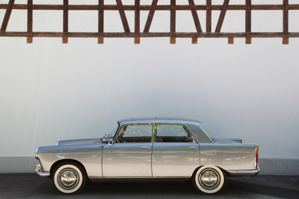 Peugeot 404 (1962) - viel besser kann man die Trapezform gar nicht zeigen - Oldtimer in Obwalden (O-iO) 2019