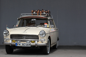 Peugeot 404 (1963) - bereit für die grosse Reise - Motorworld Classics Bodensee 2019