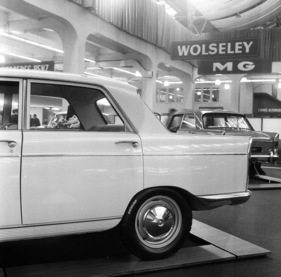 Peugeot 404 (1963) - der Hecklinie des Lancia Flaminia nachempfunden
