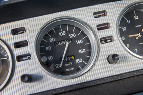 Peugeot 404 (1974) - Tacho bis 180 km/h - da war noch etwas Reserve drin