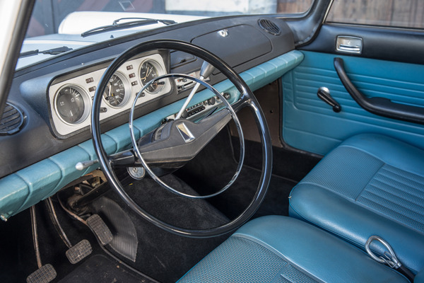 Peugeot 404 (1974) - einfaches und trotzdem elegantes Interieur