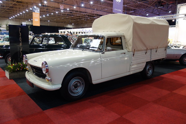 Peugeot 404 als Pickup mit Zelt - InterClassics Maastricht 2018