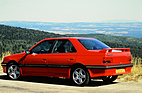Bild: Peugeot 405 T16 (1990) - Der Spoiler unterstreicht die Sportlichkeit