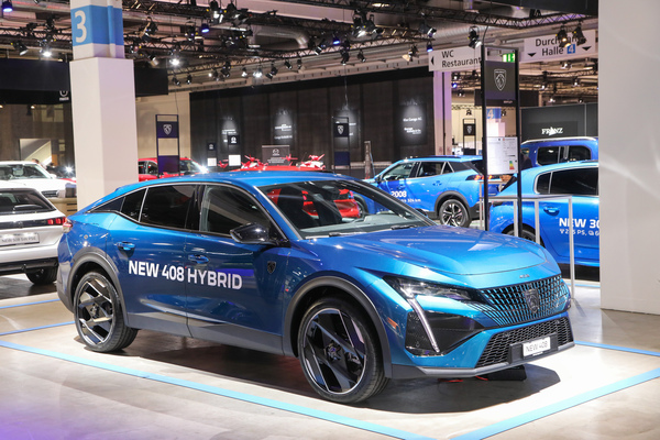 Peugeot 408 Hybrid (2022) - Premiere in Zürich - Auto Zürich 2022