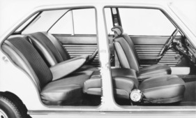 Peugeot 504 (1971) – serienmässige Liegesitze