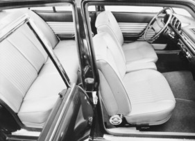 Peugeot 504 (1972) – Innenraum