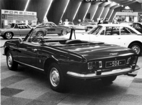 Peugeot 504 Cabrio am Genfer Automobilsalon 1972 - immer weniger Cabriolets werden gebaut, der Peugeot ist eine Ausnahme