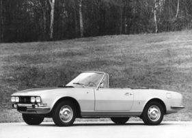 Peugeot 504 Cabriolet (1969) - die Urausführung hatte separate Doppelscheinwerfer
