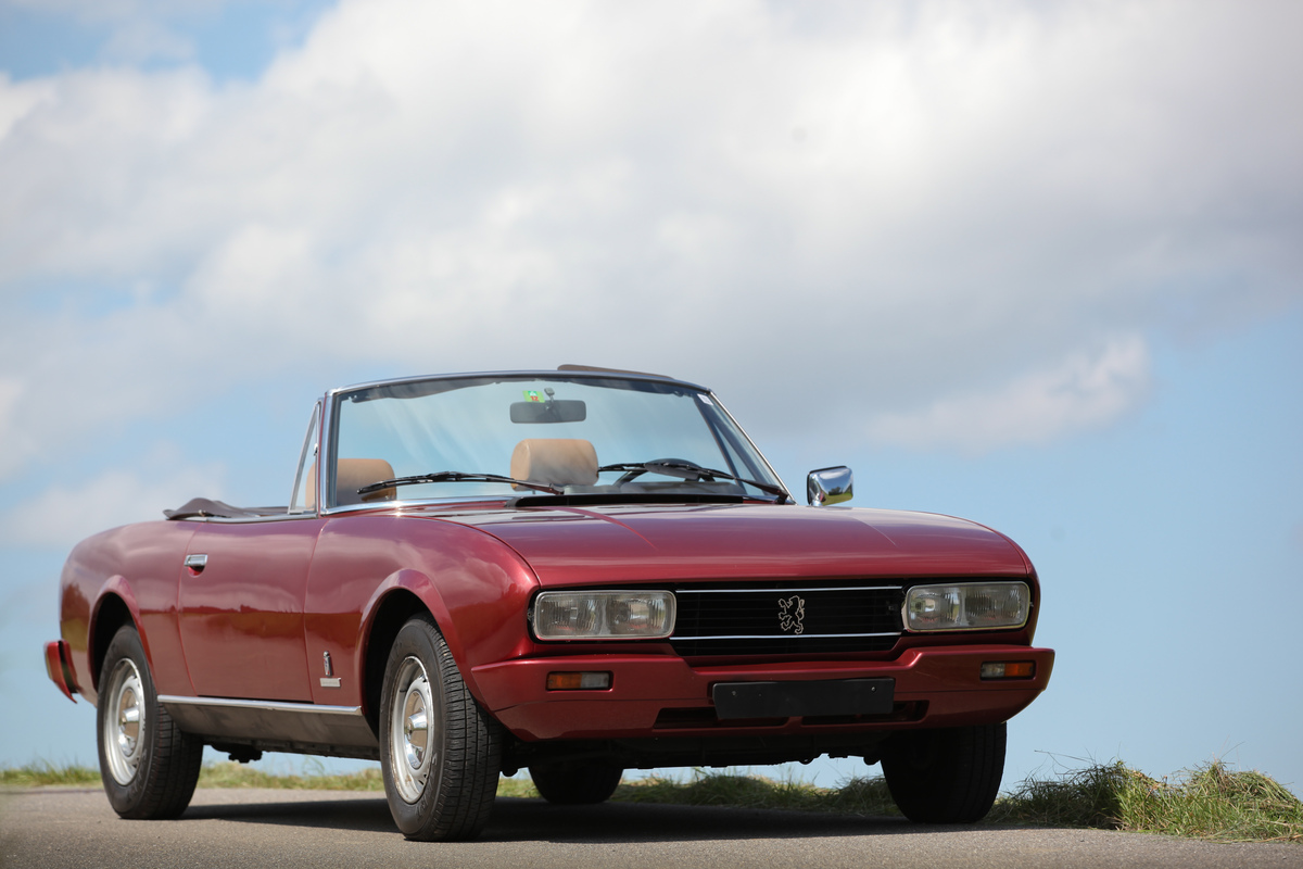 Peugeot 504 Cabriolet (1981) - der Fensterrahmen nimmt nur wenig Sicht