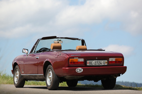 Peugeot 504 Cabriolet (1981) - erst die späteren Modelle erhielten die geänderten Stossstangen, die rückblickend kein Gewinn waren
