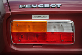 Peugeot 504 Cabriolet (1981) - grossformatige Heckleuchten (1981)