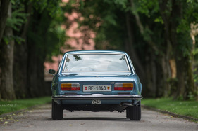 Peugeot 504 Coupé (1976) - Grosse Fensterflächen und ein zierliches Heck