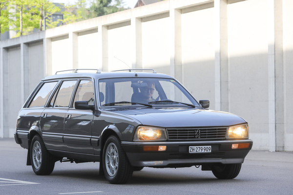 Peugeot 505 Break (1983) – in Afrika heute wahrscheinlich häufiger als in Europa – Older Classics Mai 2024