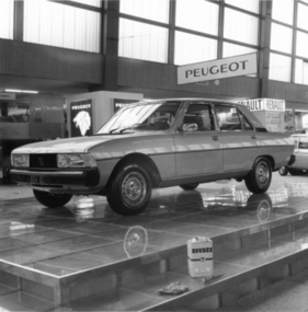 Peugeot 604 (1975) – Ab Werk auf 175 HR 14 Michelin XAS