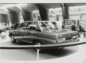 Peugeot 604 (1975) – La voiture est utile et rend la vie plus agréable