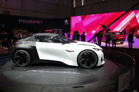 Bild Peugeot Fractal (2016) - kompakter Sportwagen - am Genfer Autosalon 2016