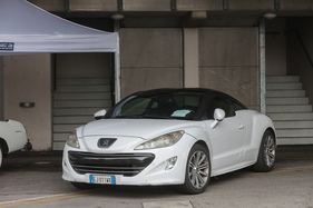 Peugeot RCZ 2000 TD (2011) - die 227'000 km haben aber ihre Spuren hinterlassen, angeboten für EUR 6950 - 42. Auto e Moto d'Epoca 2025